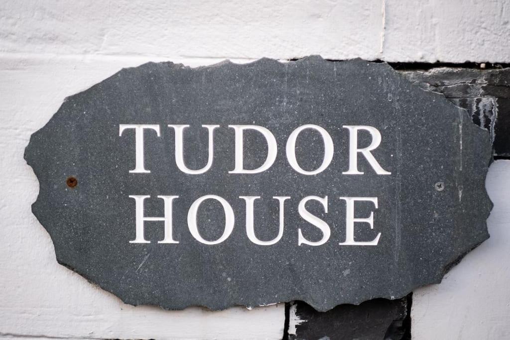 Tudor House-Windermere Centre Buitenkant foto
